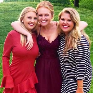 Meet your Posher, Kayla